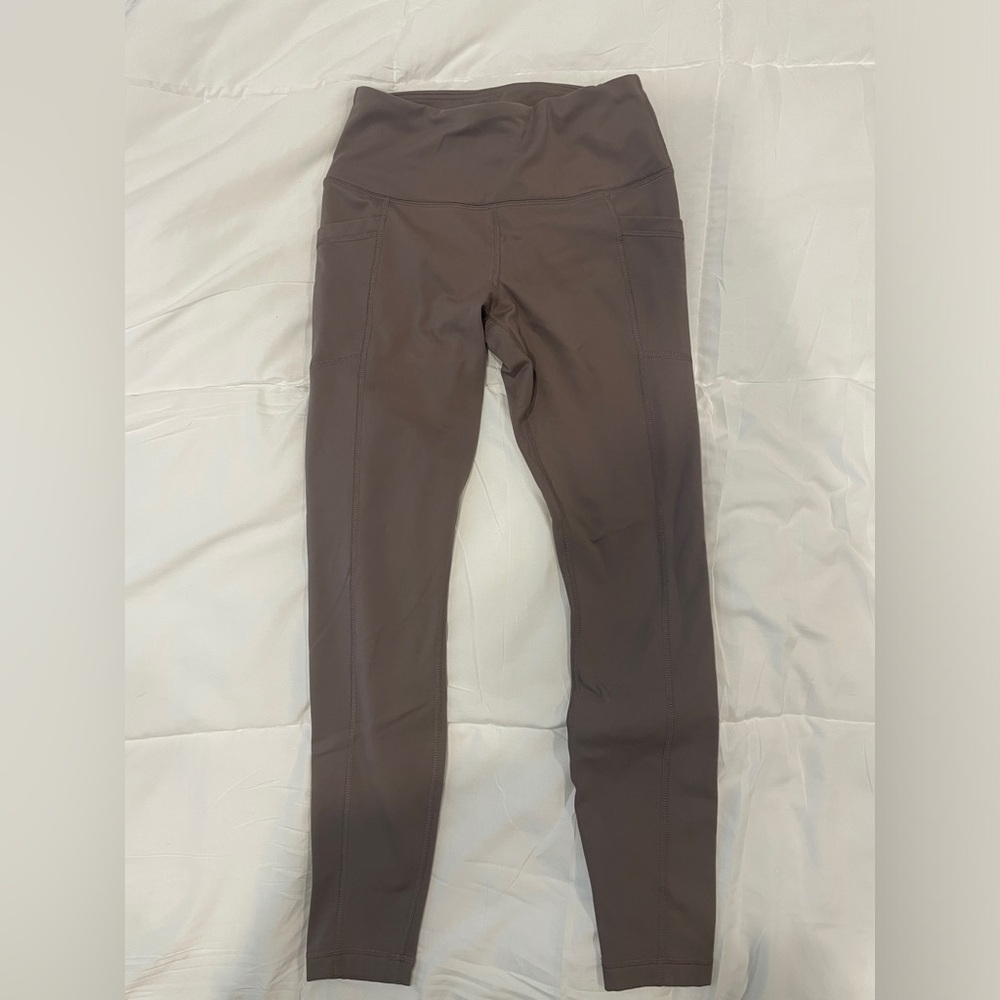 Women’s yogalicious lux pocket leggings, barely worn.